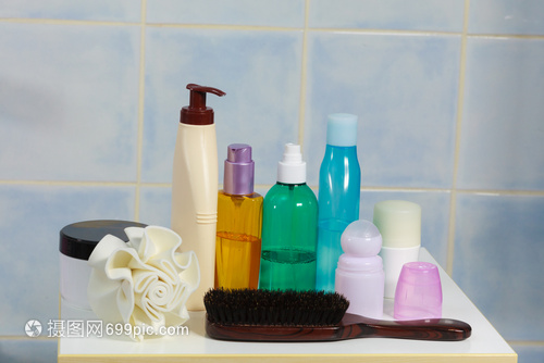 浴室護(hù)理衛(wèi)生新概念 液皂與化妝品瓶裝的便利與健康